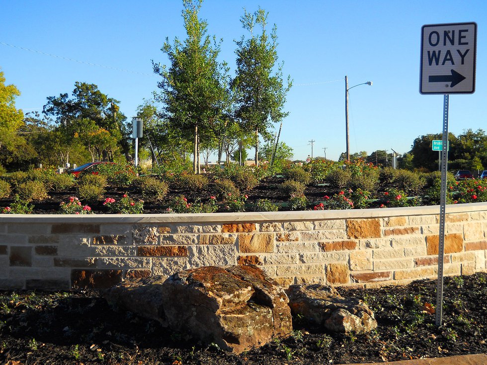 community-rallies-around-highland-landscaping-employees-southlake