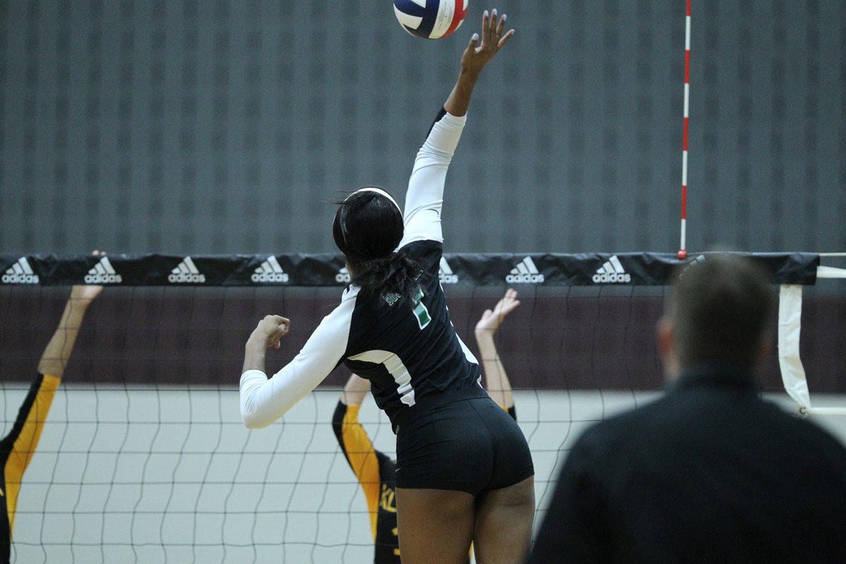 Former Southlake Carroll volleyball player Asjia O'Neal, now at